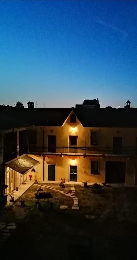 Bed and Breakfast Cascina Anita à Samarate Extérieur photo