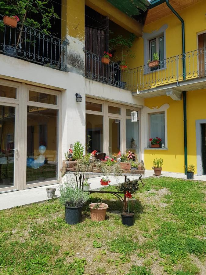Bed and Breakfast Cascina Anita à Samarate Extérieur photo